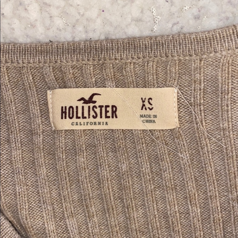 Hollister Sweater - Picture 3 of 5